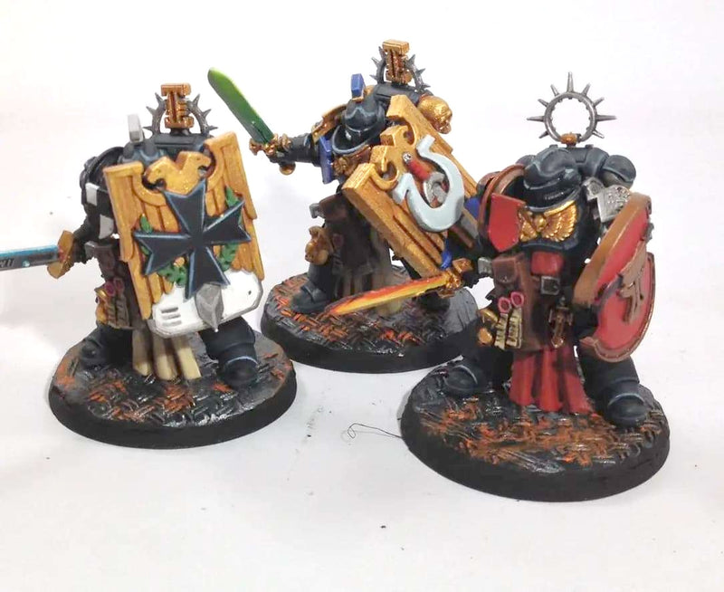 Ultra Legion - Aquilas Tower Shields (L/R)