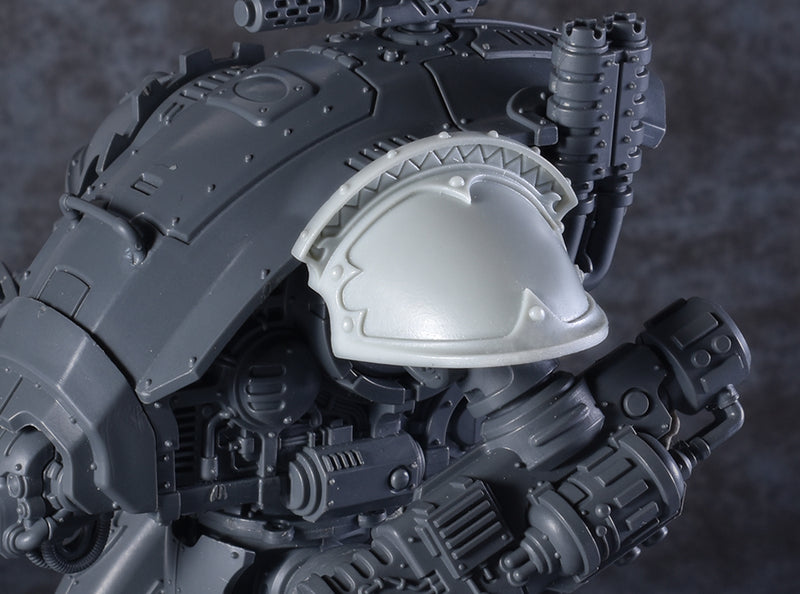 Plain - Iron Wolf Squire Knight Pauldron