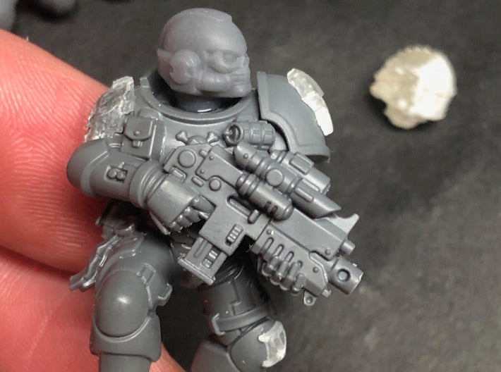 10x Kings Fist - G:9 Reiver Helmets 3d printed